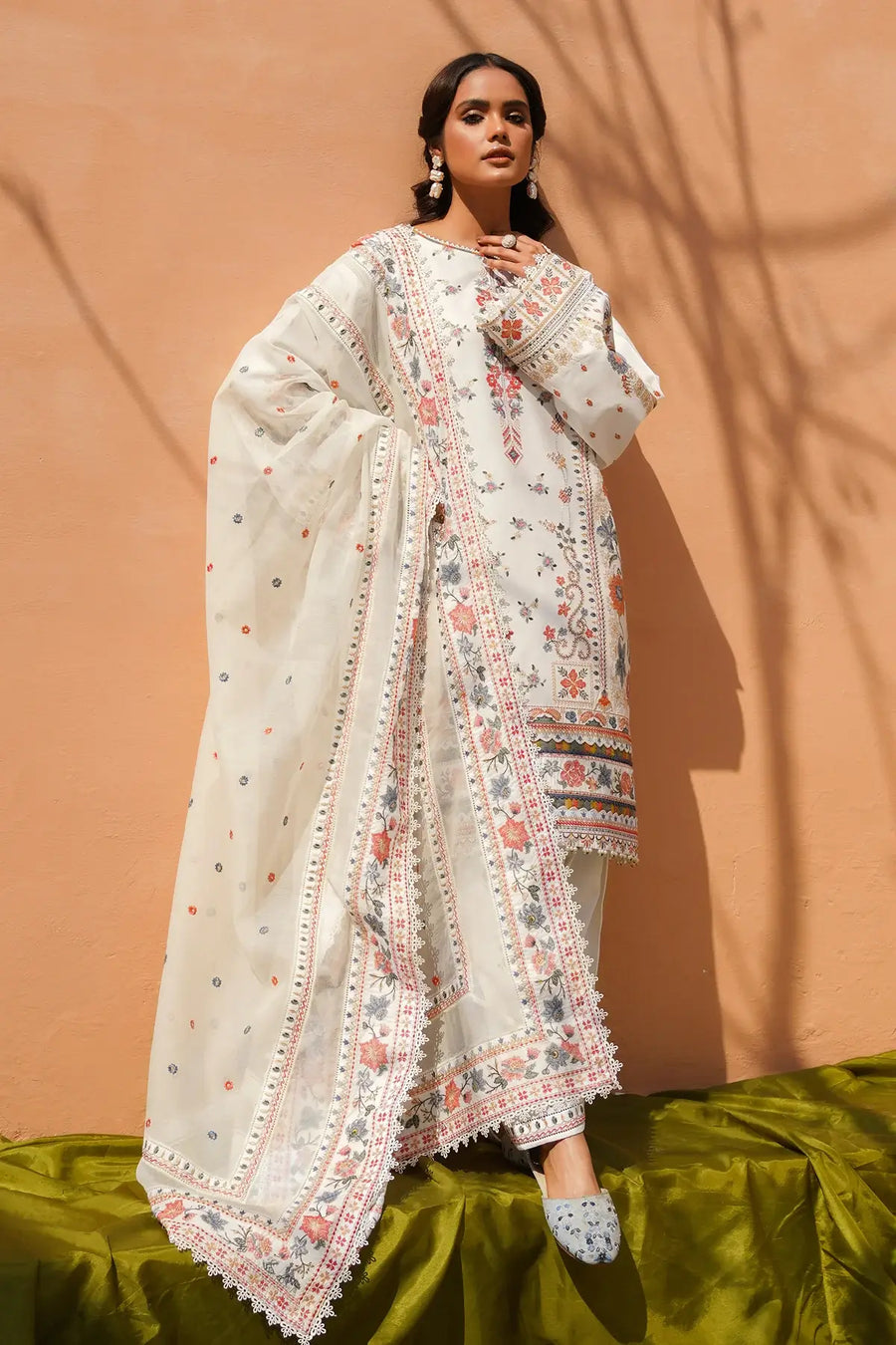 Baroque Fashion Embroidered Lawn Unstitched 3Piece Suit SL10-D07