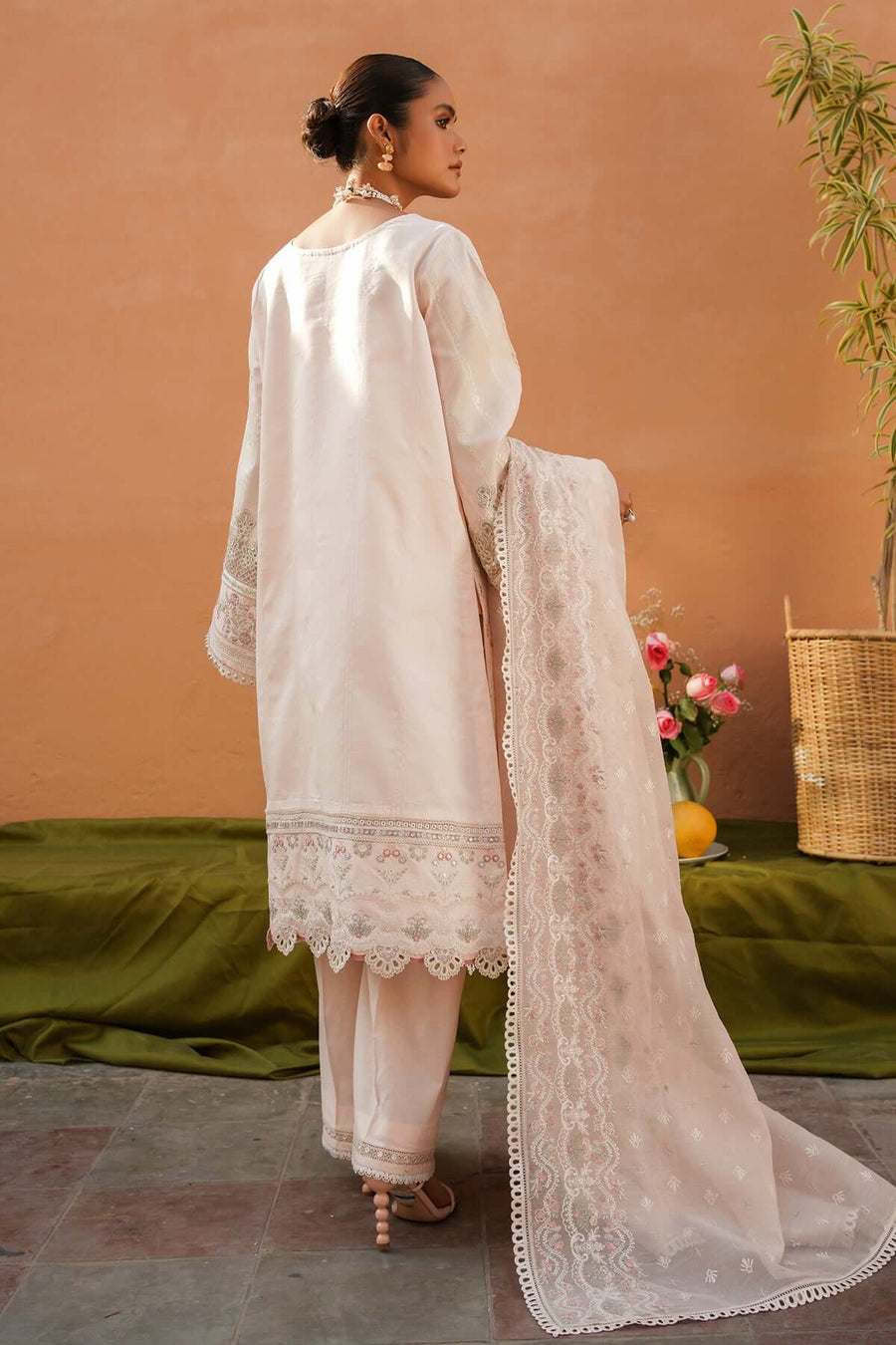 Baroque Fashion Embroidered Swiss Lawn Unstitched 3Piece Suit SL10-D08