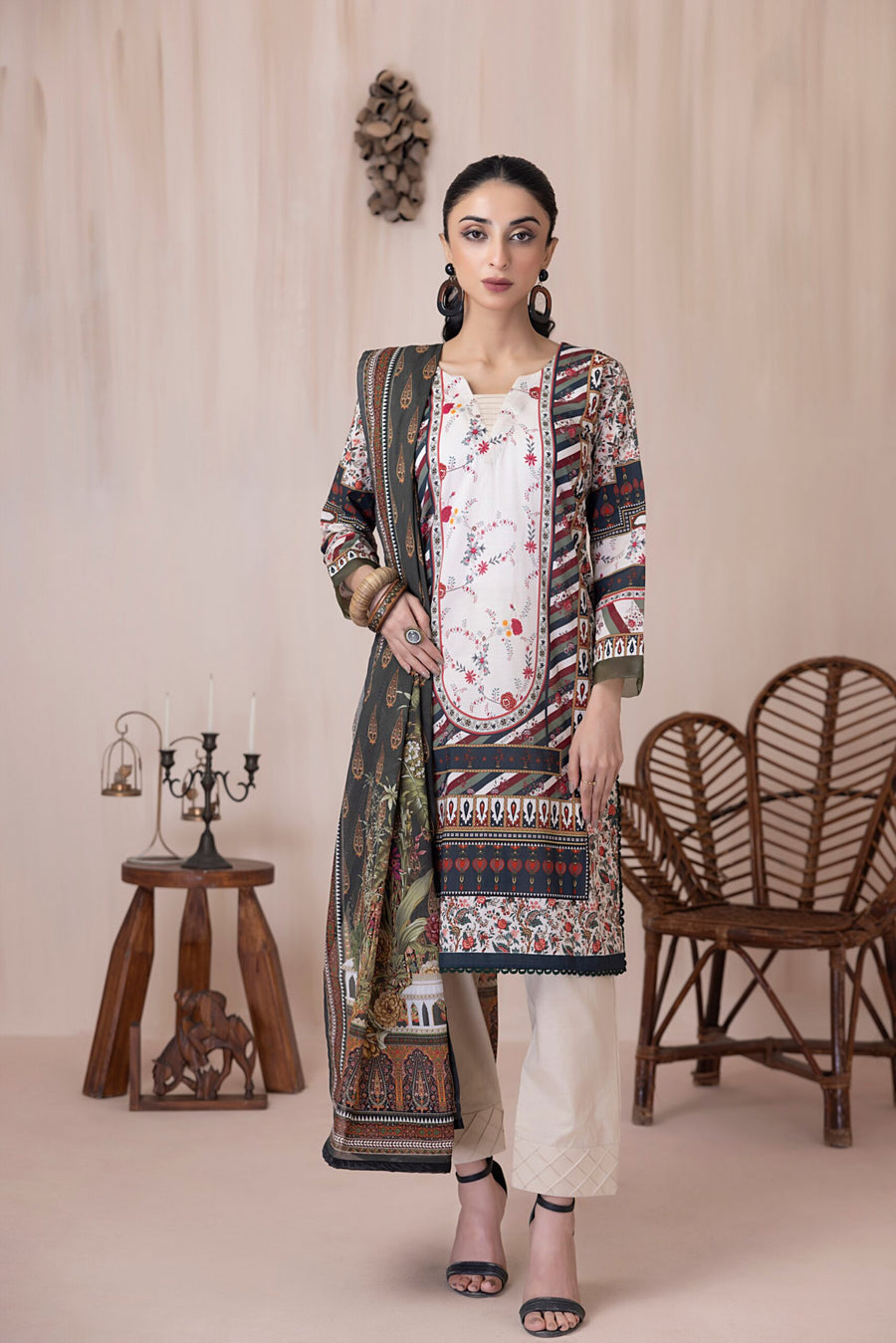 Regalia Salina Vol-03 Unstitched Printed Lawn 3Pc Suit SPLV3-04
