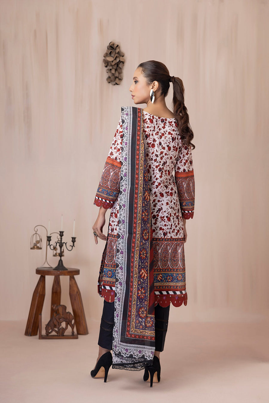 Regalia Salina Vol-03 Unstitched Printed Lawn 3Pc Suit SPLV3-09