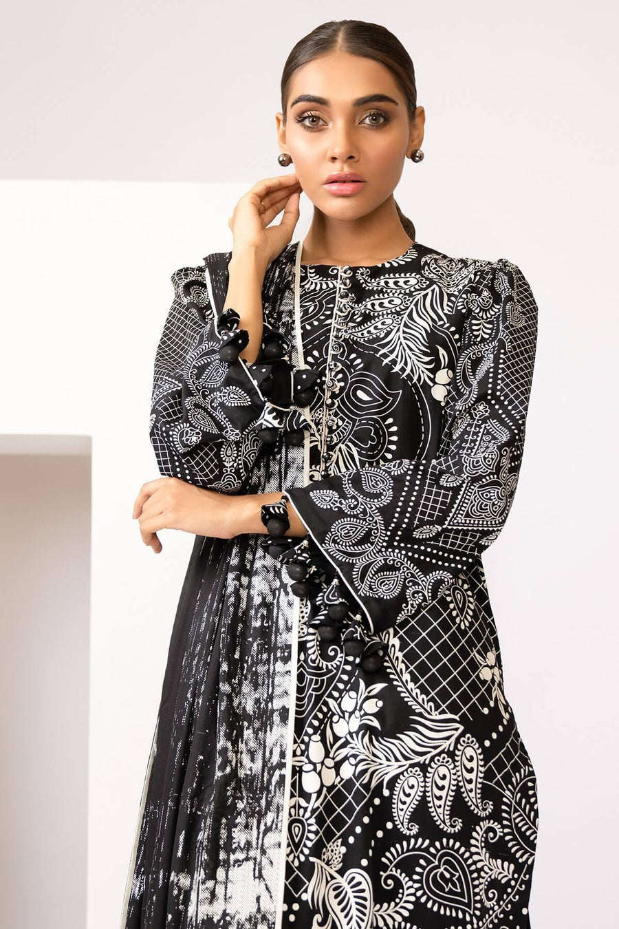 Alkaram Spring Summer Vol-01 Printed Lawn 2pc Suit SS-34.1-21-Black - FaisalFabrics.pk