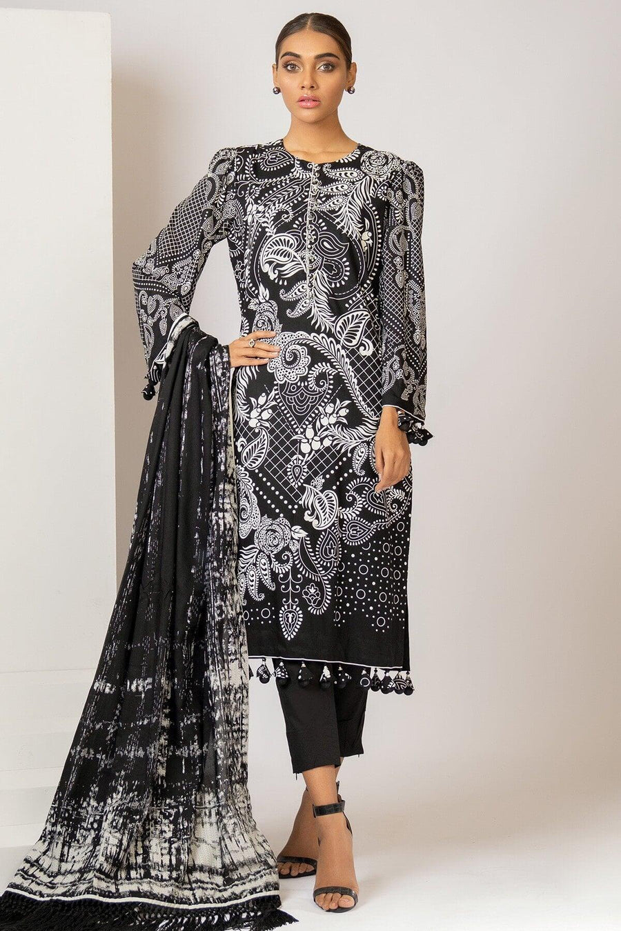 Alkaram Spring Summer Vol-01 Printed Lawn 2pc Suit SS-34.1-21-Black - FaisalFabrics.pk