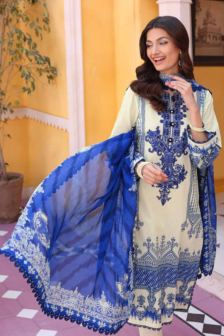 Gul Ahmed Festive Eid Embroidered Lawn Unstitched 3Pc Suit SSM-32027
