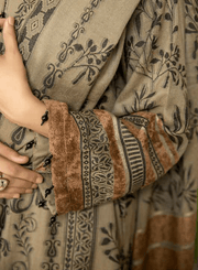 Tehzeeb by Riaz Arts Unstitchedd Velvet Jacquard 3Pc Suit TL-41