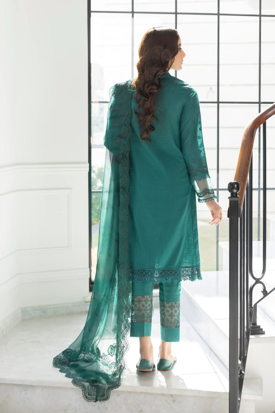IZNIK Exclusive Embroidered Luxury Lawn Unstitched 3Pc Suit - GREEN CRAYOLA