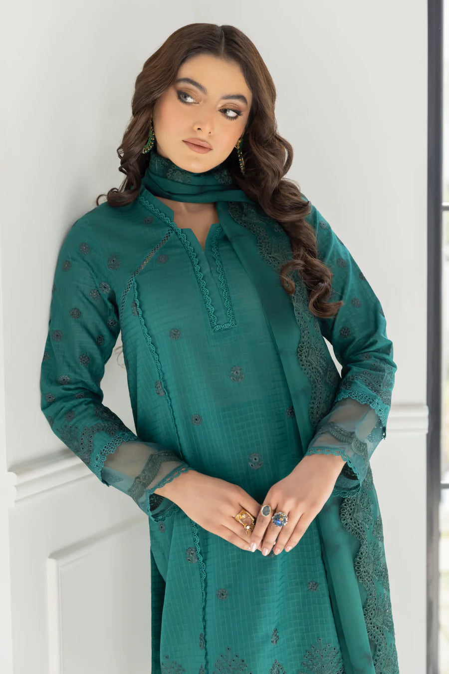 IZNIK Exclusive Embroidered Luxury Lawn Unstitched 3Pc Suit - GREEN CRAYOLA
