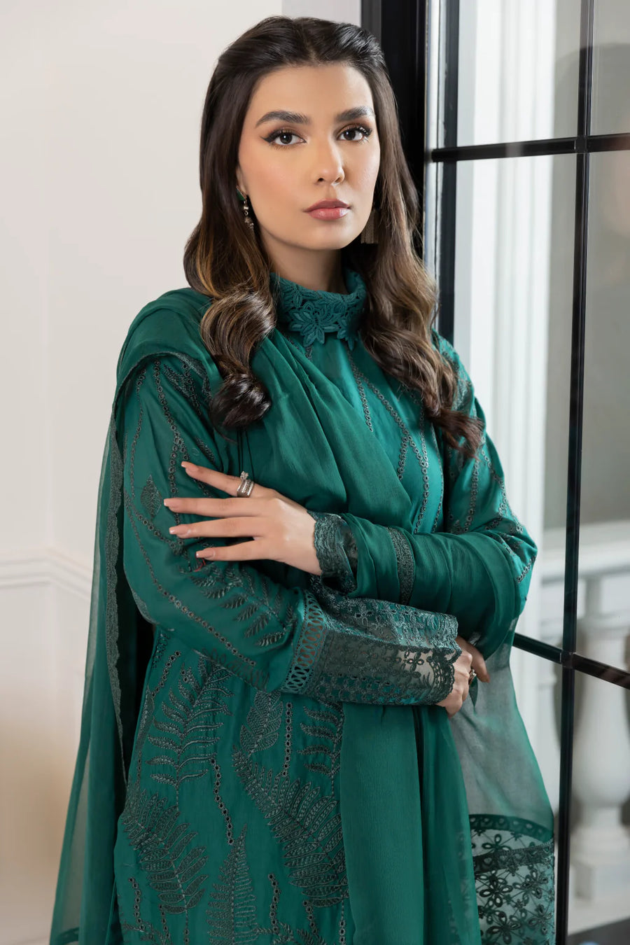 IZNIK Exclusive Embroidered Luxury Lawn Unstitched 3Pc Suit - SOMBRE