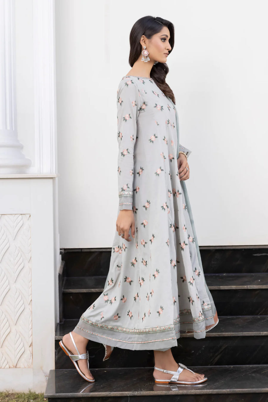 IZNIK Exclusive Embroidered Luxury Lawn Unstitched 3Pc Suit - OPAQUE