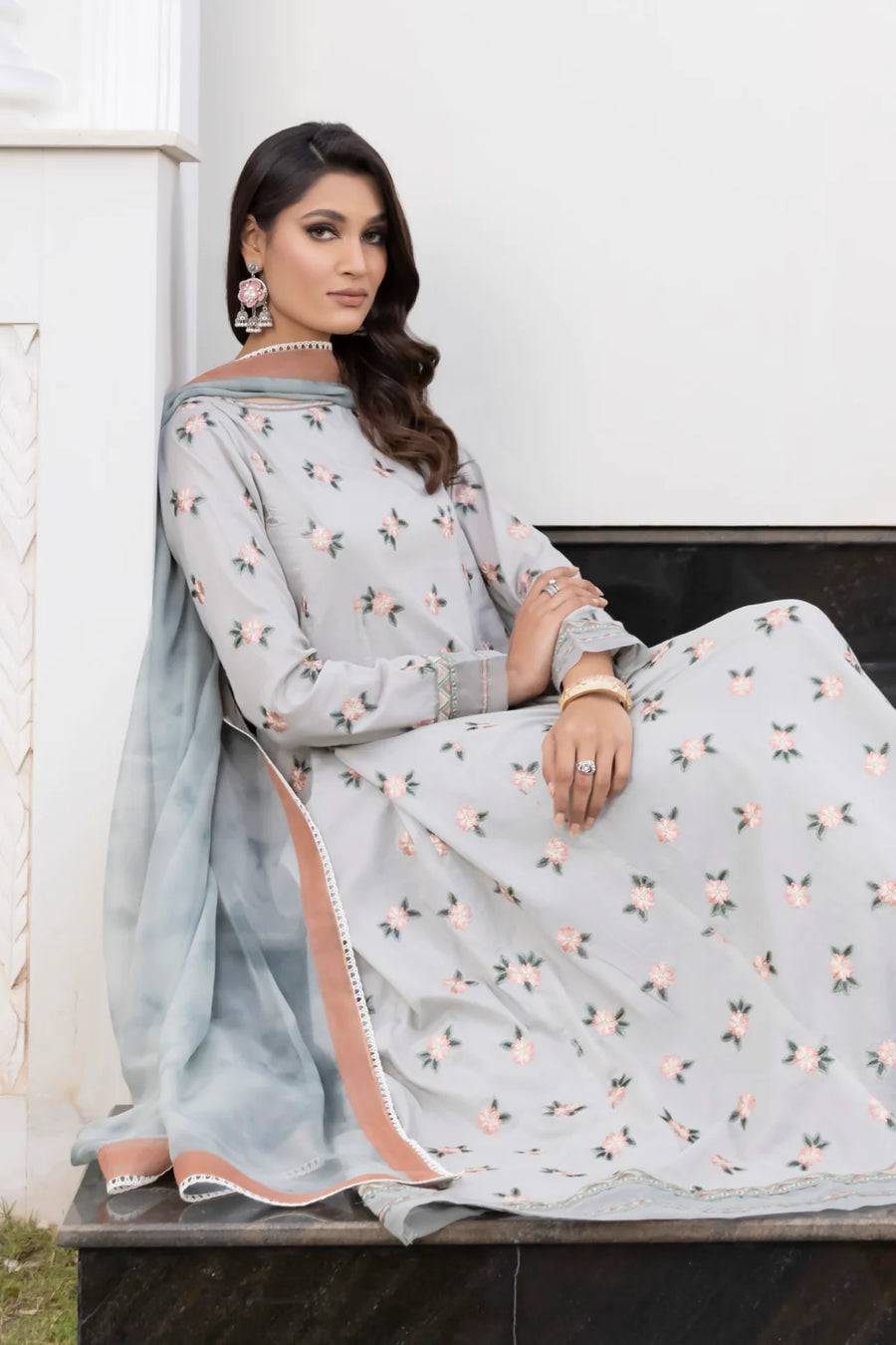 IZNIK Exclusive Embroidered Luxury Lawn Unstitched 3Pc Suit - OPAQUE