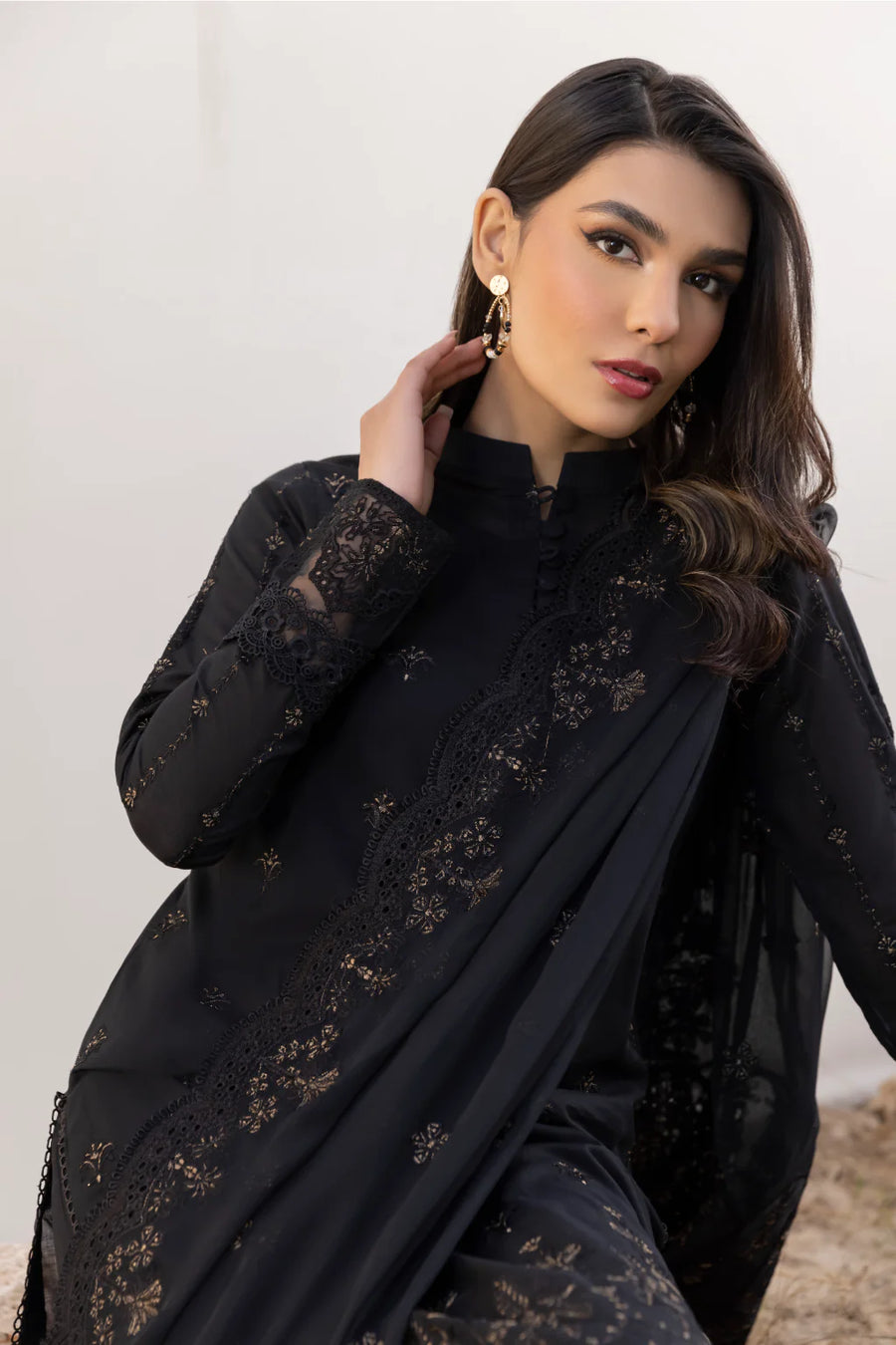 IZNIK Exclusive Embroidered Luxury Lawn Unstitched 3Pc Suit - EBONY BLACK