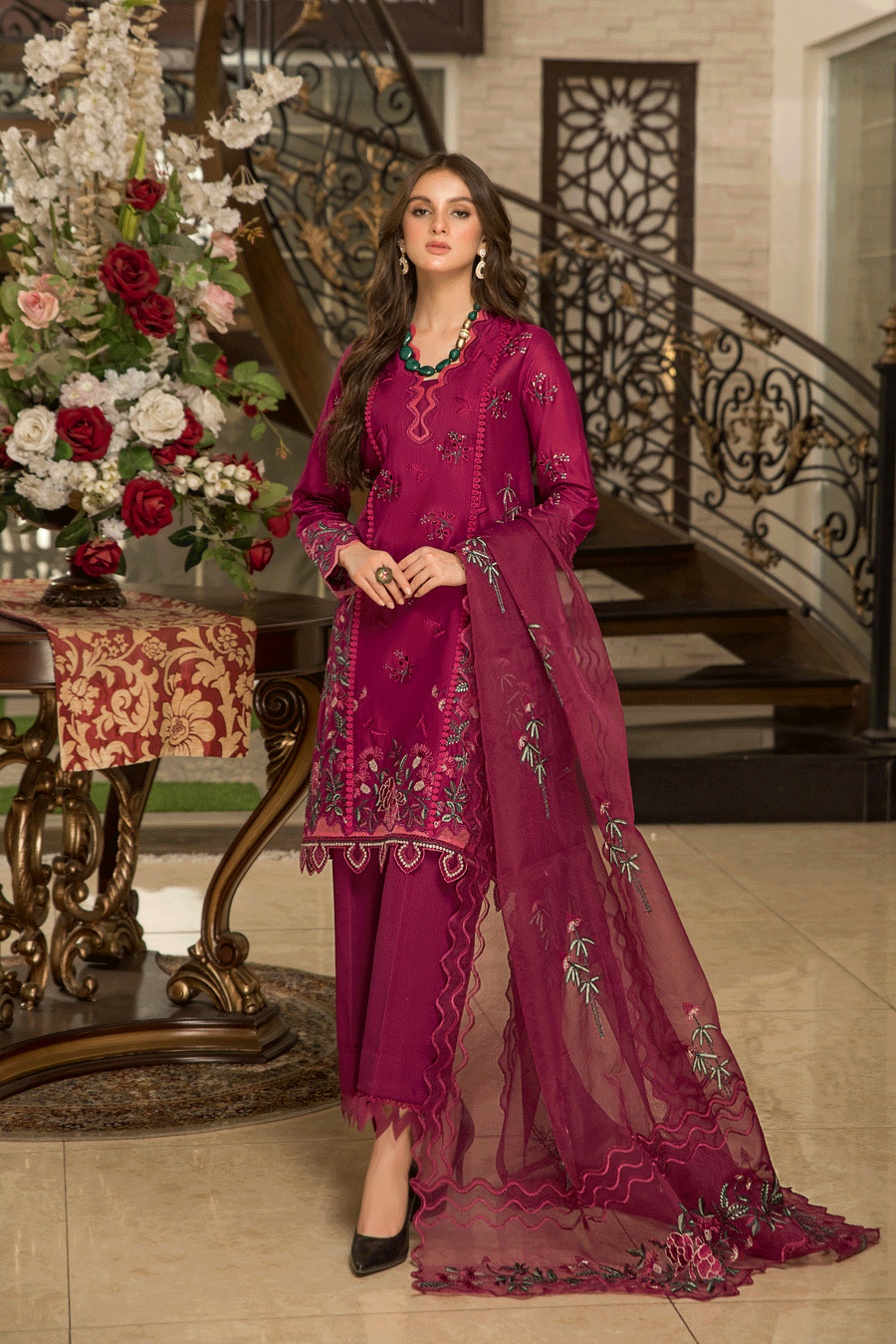 Suveez Pariza Embroidered Lawn 3 Piece Suit - CP-07 VENDELA