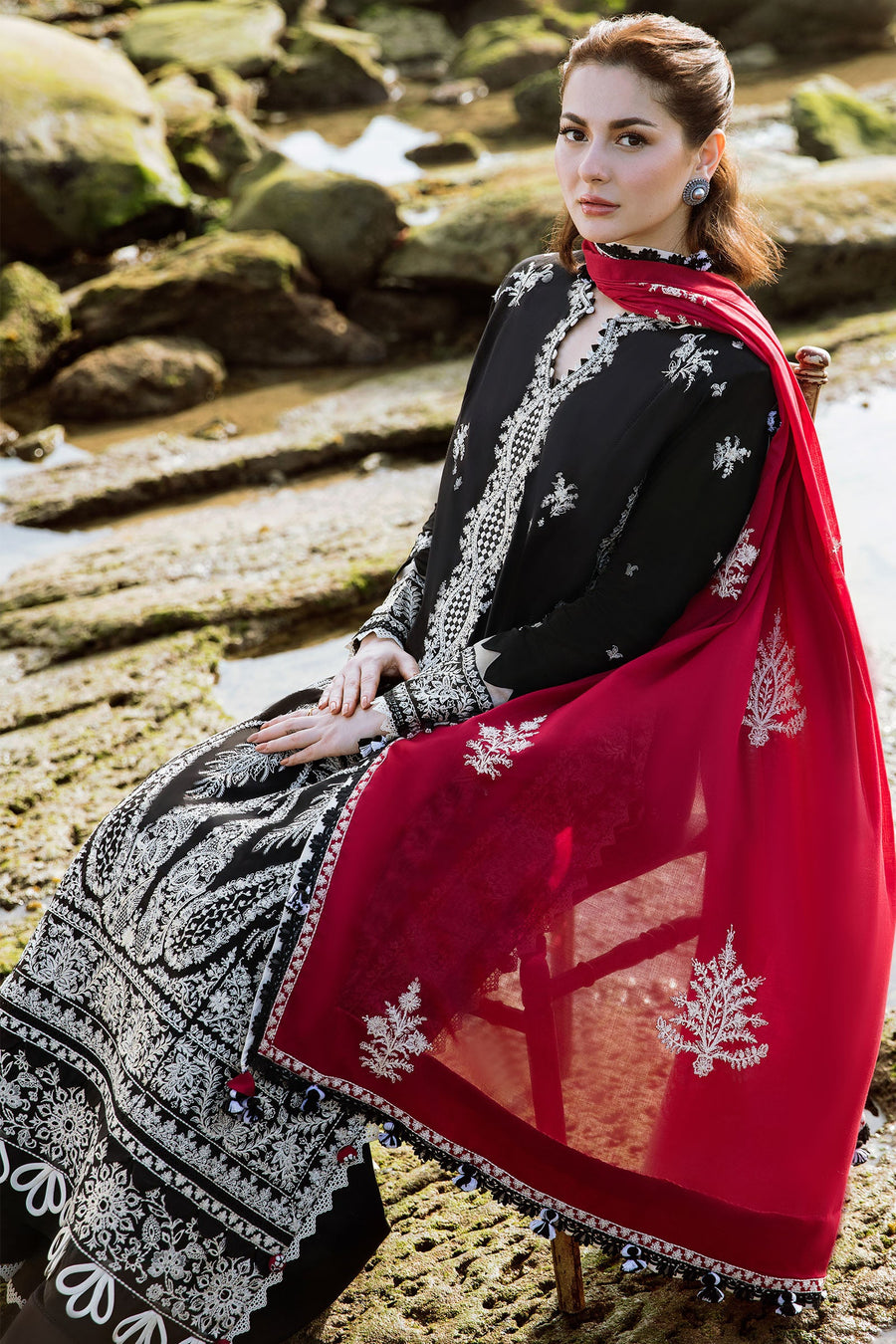 ZAHA by Khadijah Shah EMbroidered Lawn Unstitched 3Pc Suit ZL23-01 A