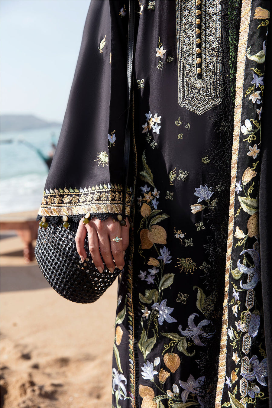 ZAHA by Khadijah Shah EMbroidered Lawn Unstitched 3Pc Suit ZL23-07 B