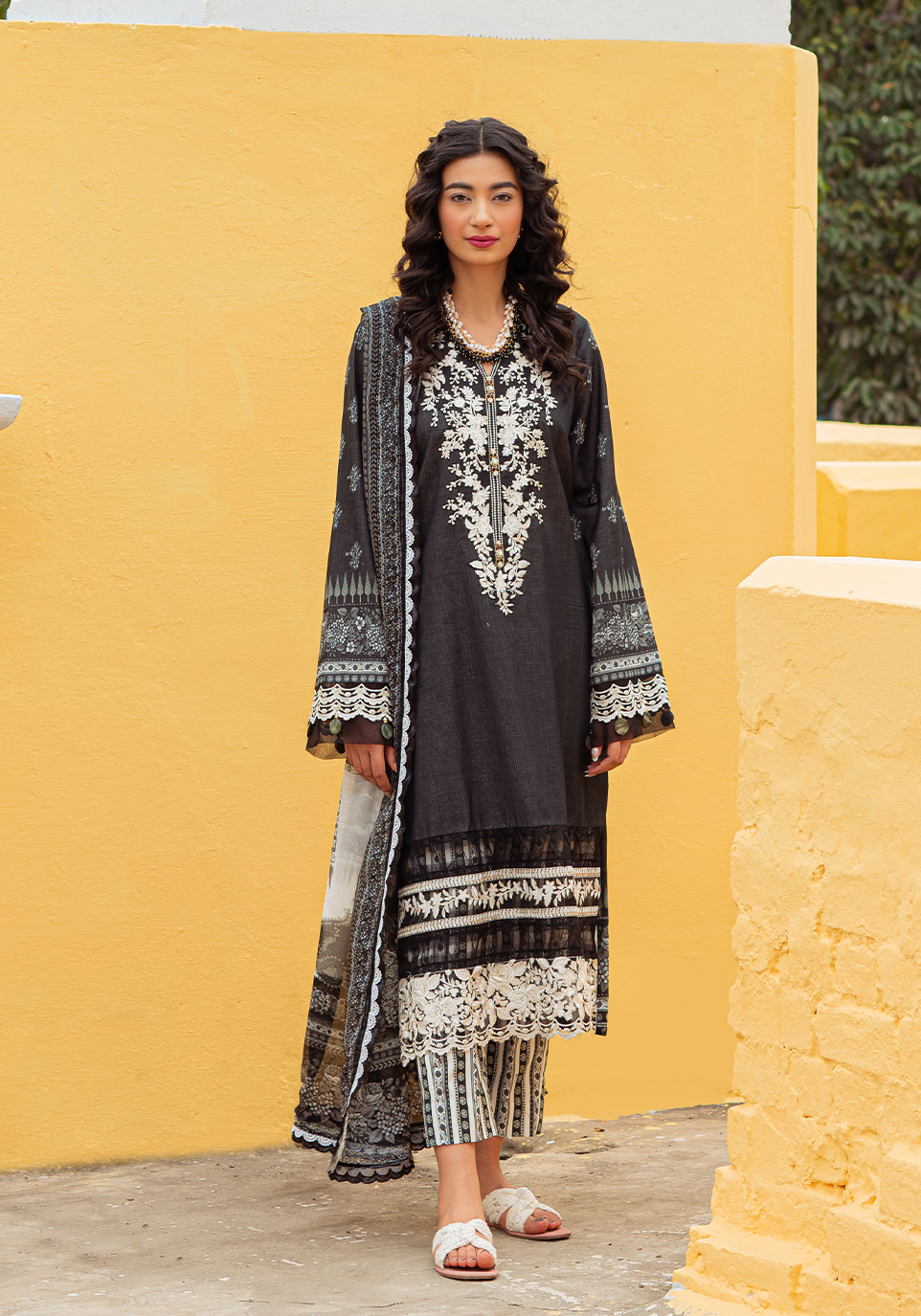Zarqash Tresor Luxe Lawn Unstitched Embroidered 3 Piece Suit ZQ 4A