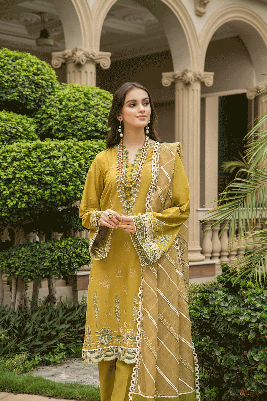 Suveez Pariza Embroidered Lawn 3 Piece Suit - CP-03 ESHAL