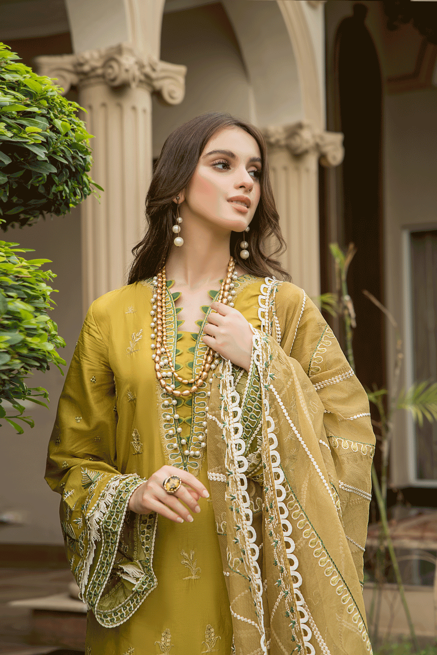 Suveez Pariza Embroidered Lawn 3 Piece Suit - CP-03 ESHAL
