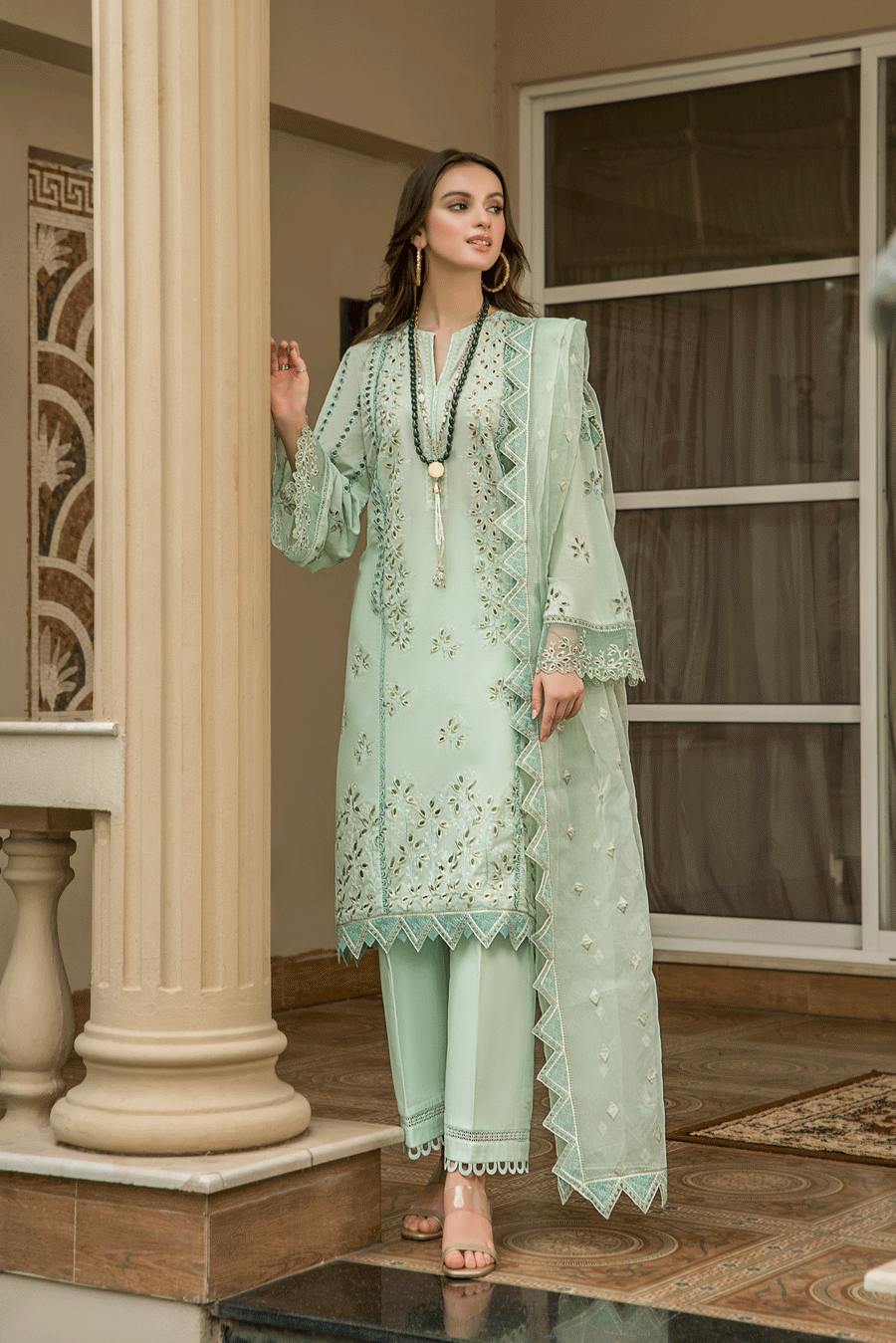 Suveez Pariza Embroidered Lawn 3 Piece Suit - CP-06 FIESTA