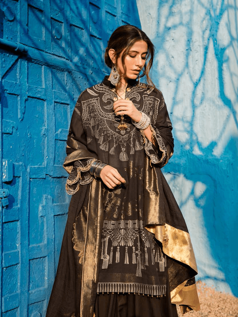 Cross Stitch Embroidered Lawn 3pc Spring Summer 2019 D-21 Raven Loft - FaisalFabrics.pk