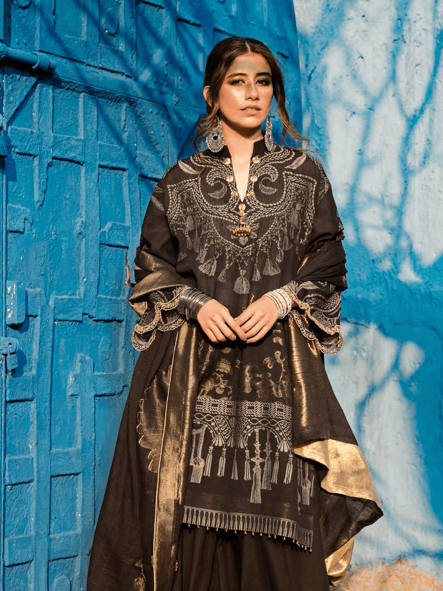 Cross Stitch Embroidered Lawn 3pc Spring Summer 2019 D-21 Raven Loft - FaisalFabrics.pk